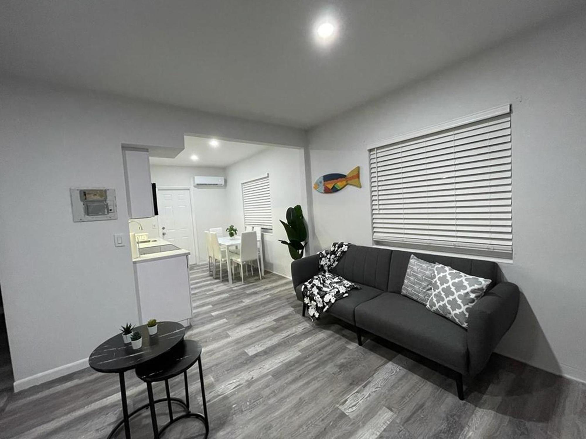 Douglas Rd Apartments Miami Bagian luar foto