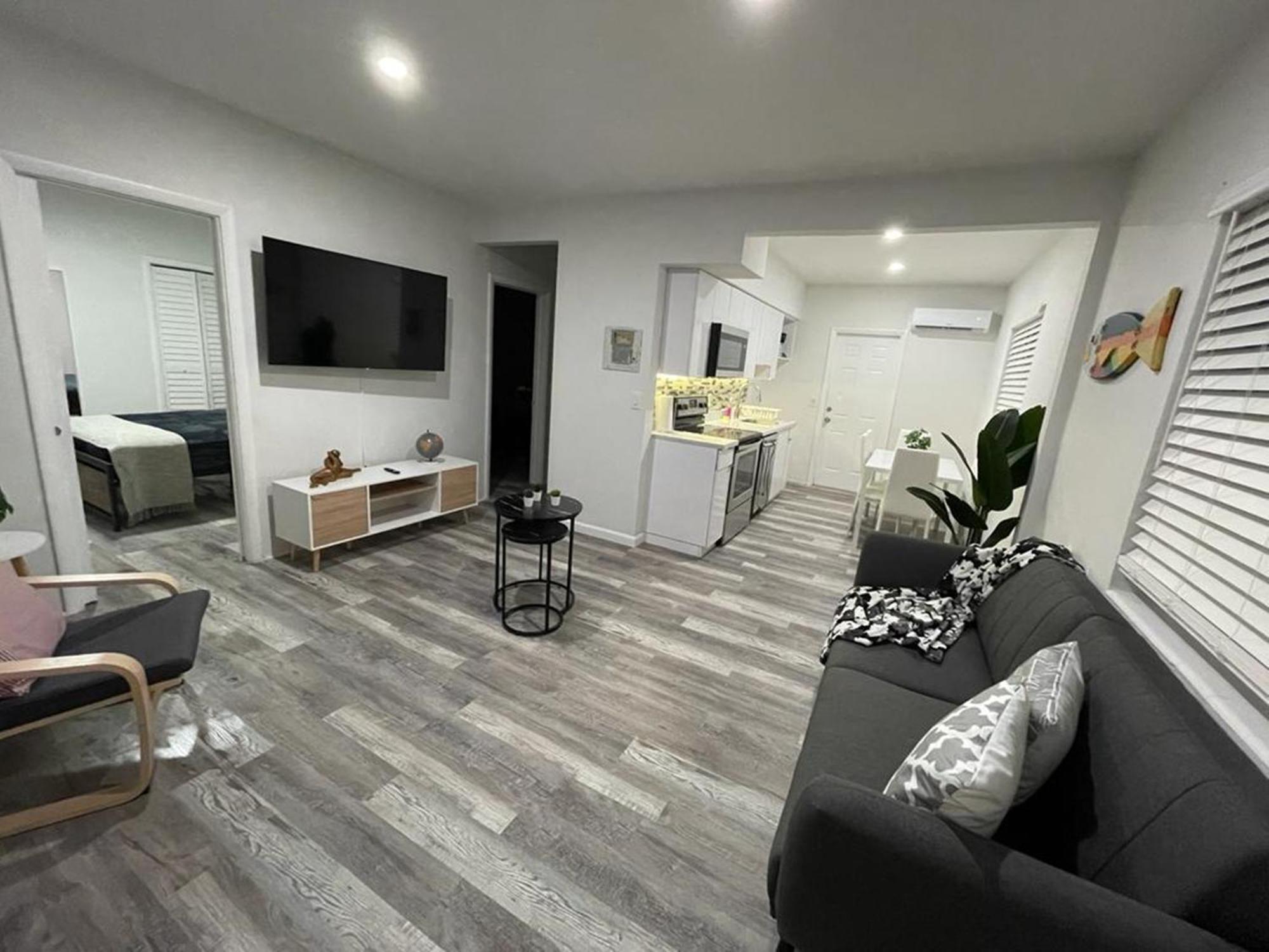 Douglas Rd Apartments Miami Bagian luar foto